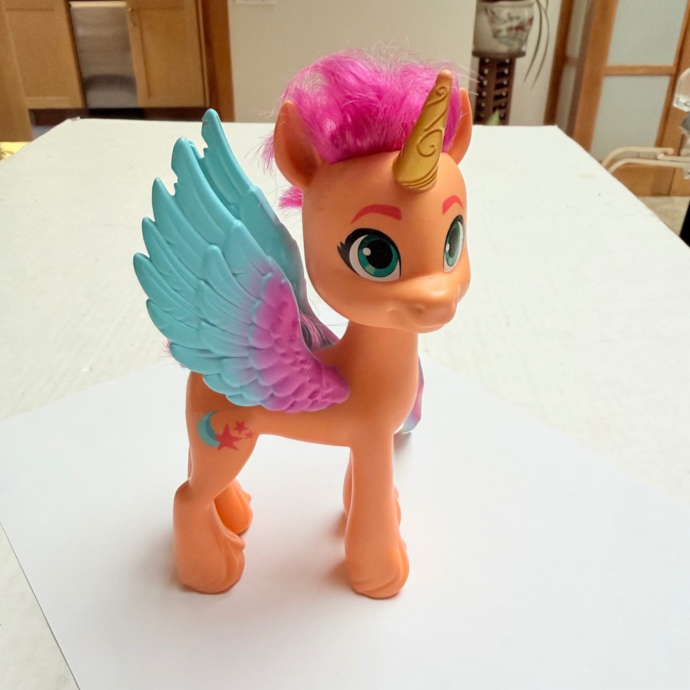 Hasbro My Little Pony Unicorn Toy Kids OS Orange Sunny Starscout Flapping Wings